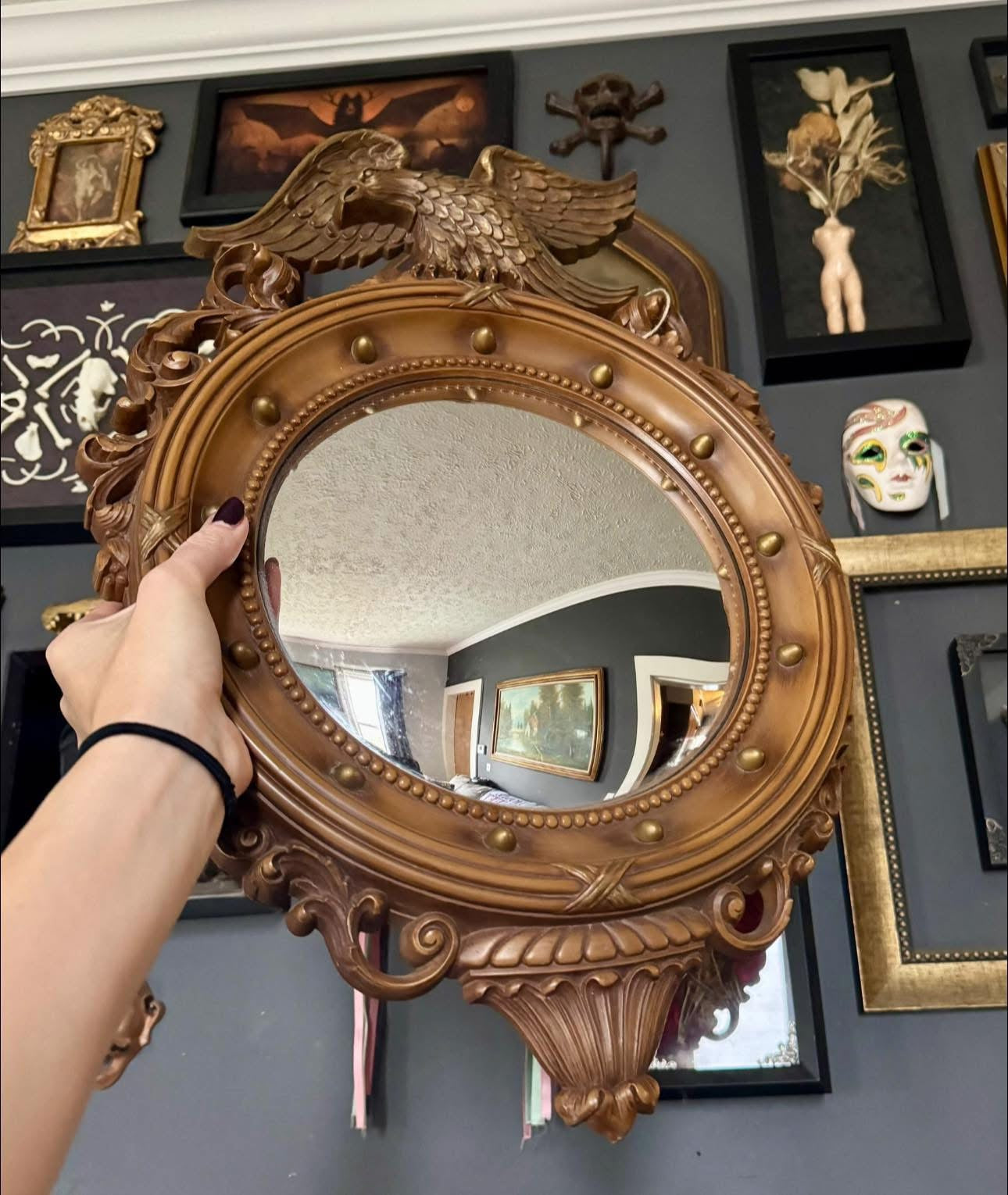 Vintage Syroco Federal Convex Eagle Mirror
