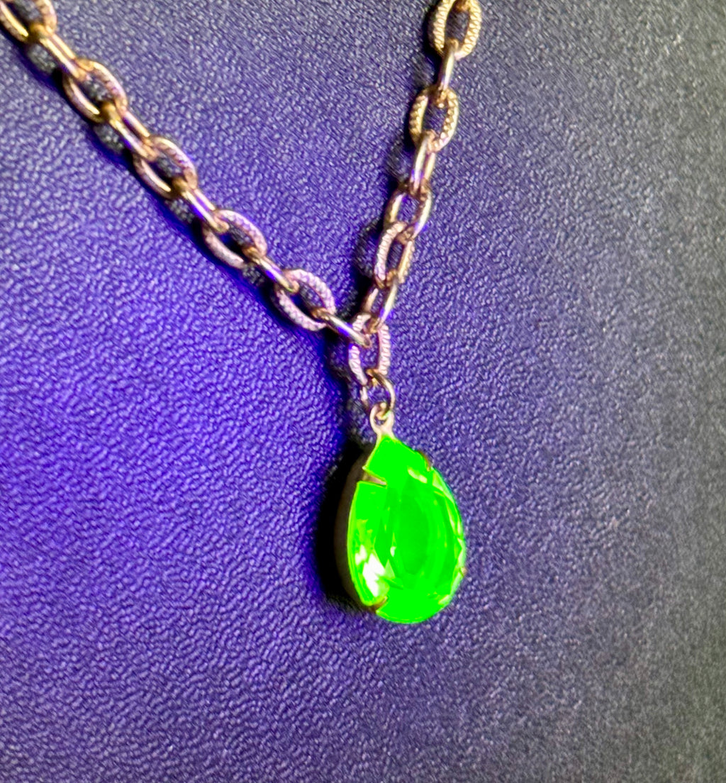 *URANIUM GLASS* cut pendant necklace