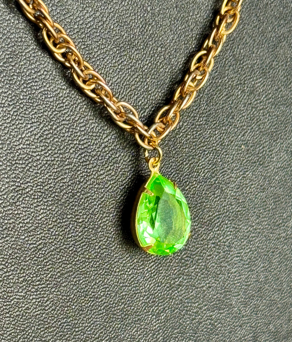 *URANIUM GLASS* pendant necklace
