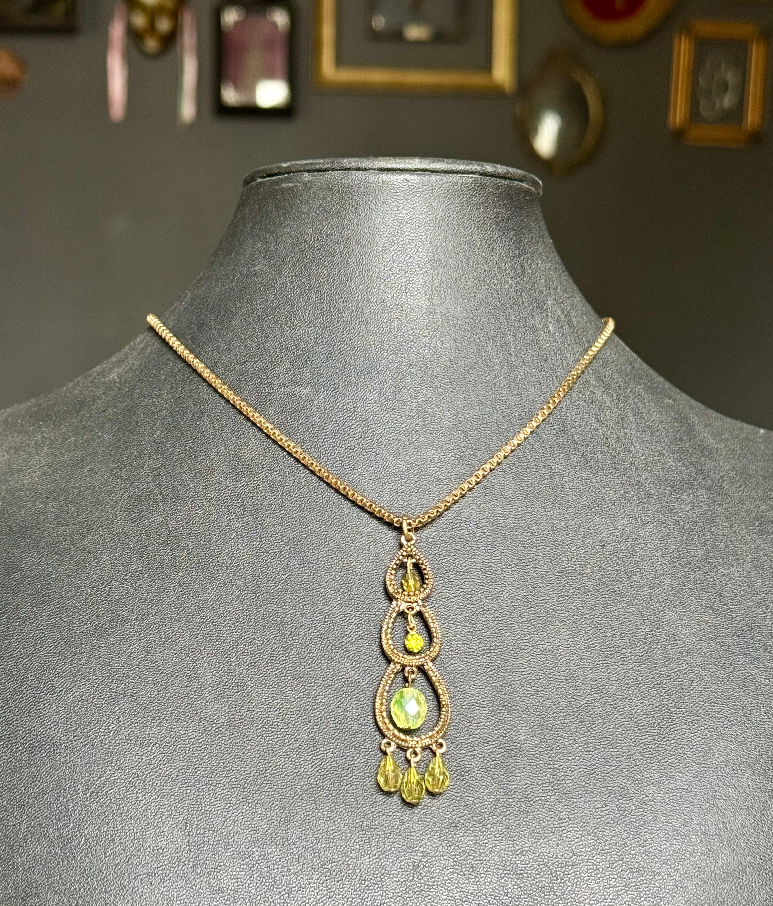 *URANIUM GLASS* vintage pendant necklace