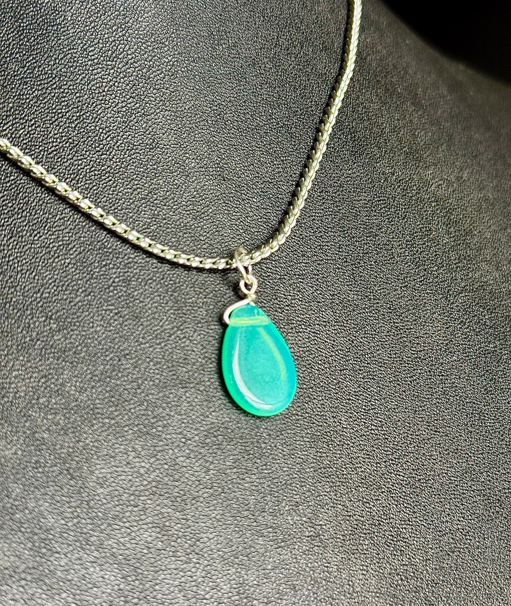 *URANIUM GLASS* bead pendant necklace
