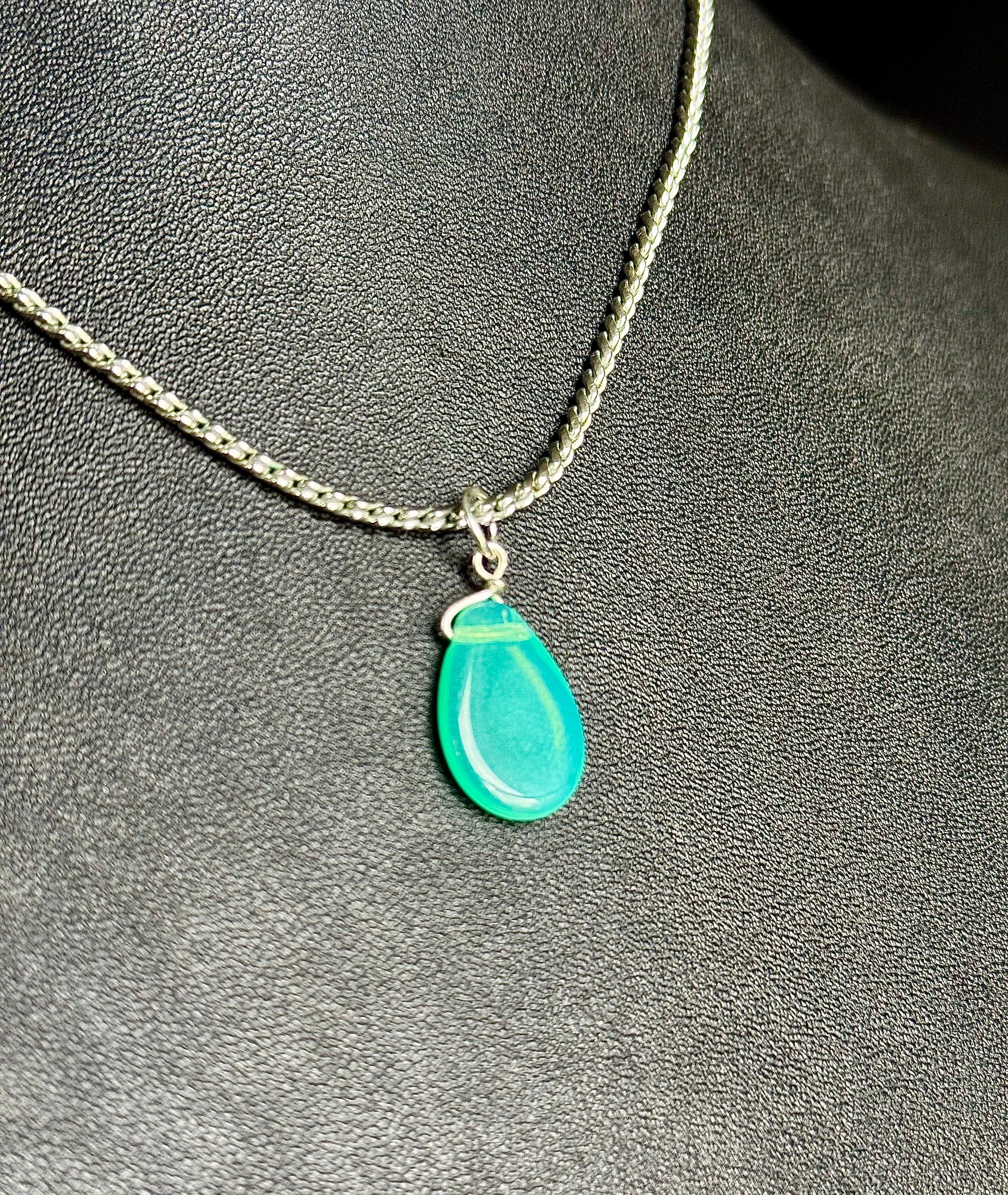 *URANIUM GLASS* bead pendant necklace