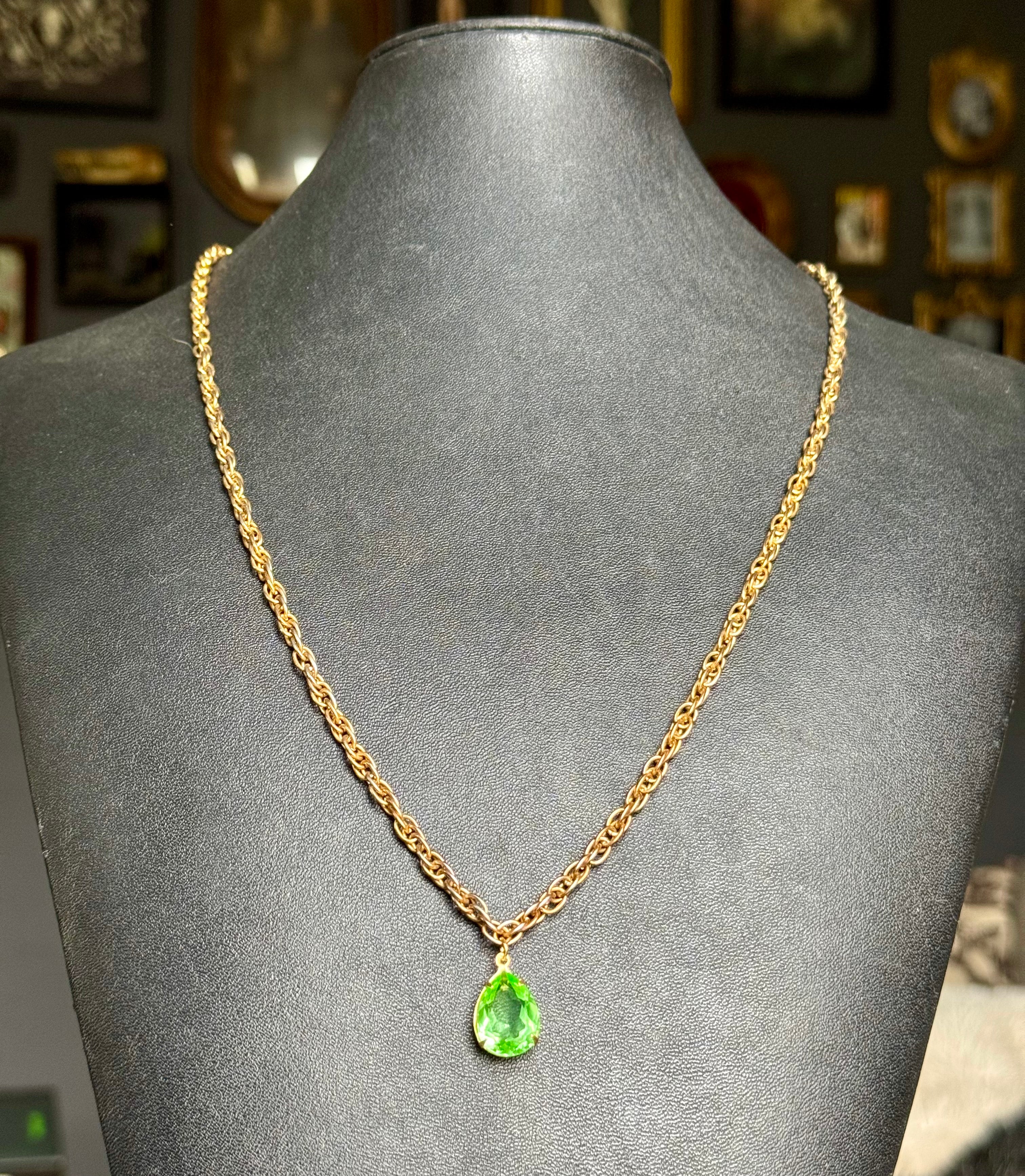 *URANIUM GLASS* pendant necklace